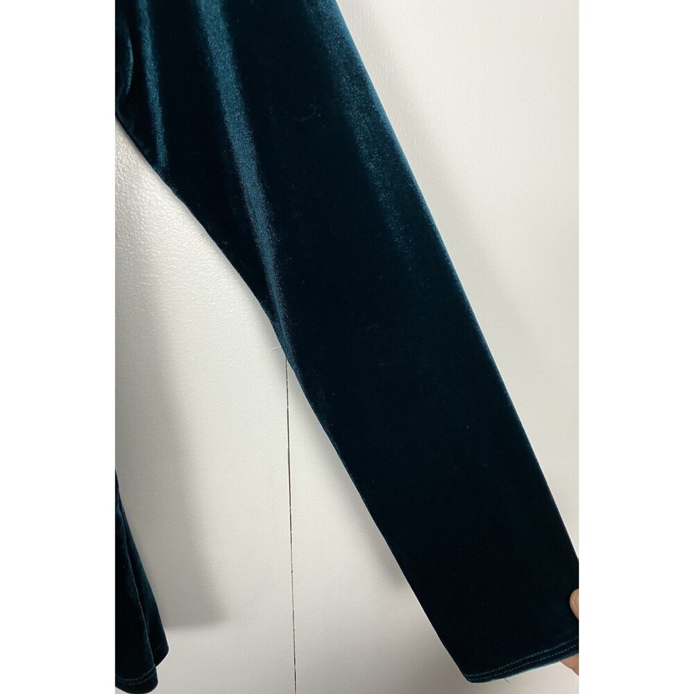 NWOT Jaclyn Smith Classic Forest Green Velvet feel Beaded Top Small - Picture 3 of 4